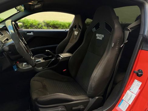 Used 2012 Ford Mustang Boss 302 w/ Boss 302 Accessory Pkg image 29