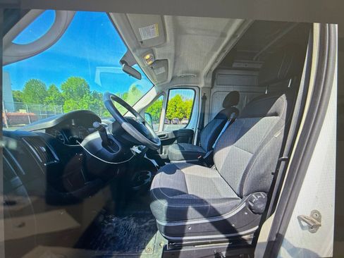 Used 2021 RAM ProMaster 2500 FWD image 4