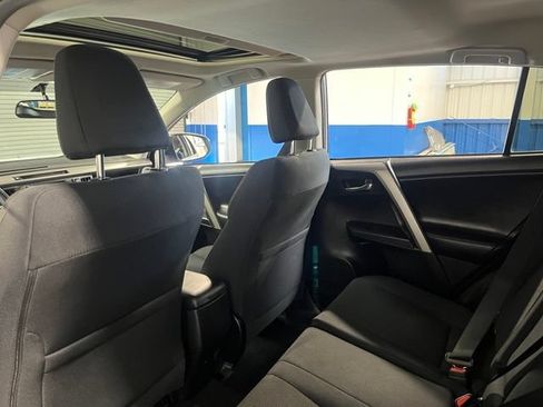 Used 2016 Toyota RAV4 XLE FWD image 17