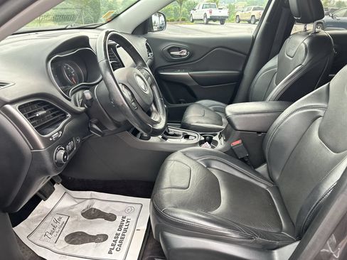 Used 2019 Jeep Cherokee Limited AWD/4WD image 22