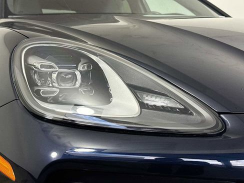 Used 2022 Porsche Cayenne S image 41