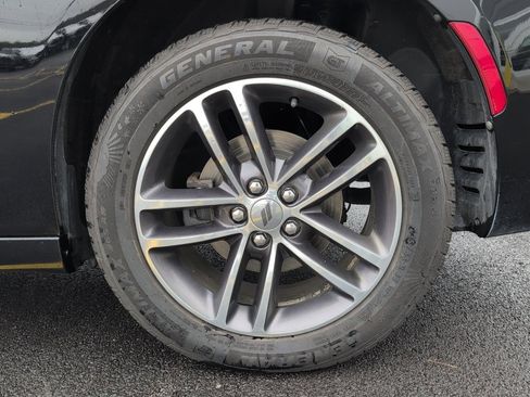 Used 2019 Dodge Charger SXT image 10