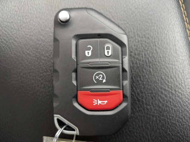 Certified 2026 Jeep Wrangler Unlimited Sahara AWD/4WD image 31