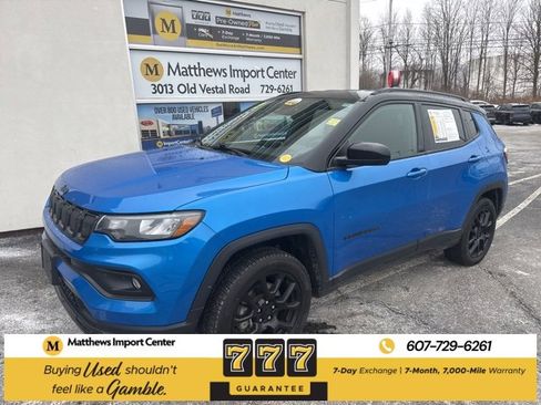 Used 2022 Jeep Compass Altitude image 1