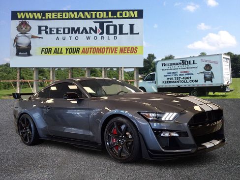 Used 2022 Ford Mustang Shelby GT500 w/ Carbon Fiber Track Pack image 1