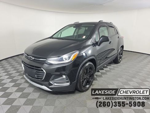Used 2018 Chevrolet Trax Premier w/ Midnight Edition FWD image 1