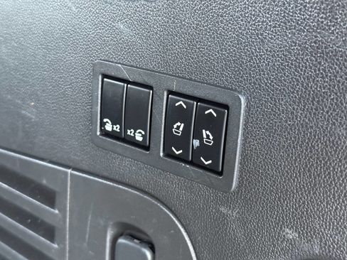 Used 2015 GMC Yukon Denali w/ Touring Package AWD/4WD image 26
