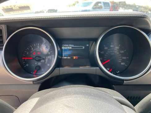 Used 2022 Ford Mustang GT RWD image 7