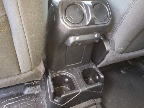 Used 2021 Jeep Gladiator Willys image 11