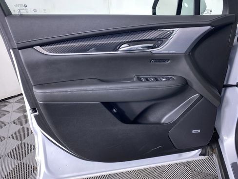 Certified 2024 Cadillac XT6 Sport w/ Technology Package image 13