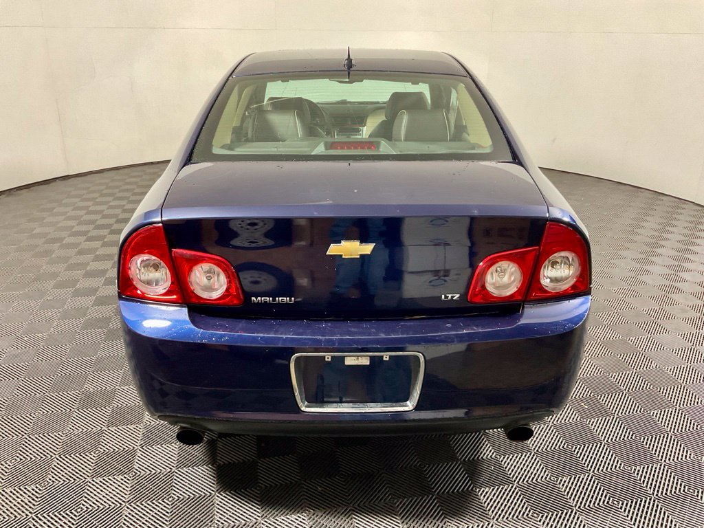 Used 2008 Chevrolet Malibu LTZ w/ Rear Power Package FWD image 12