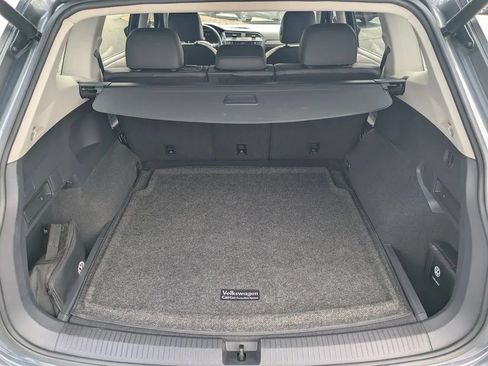 Used 2020 Volkswagen Tiguan SEL AWD/4WD image 16