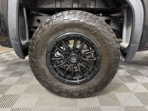 Used 2021 GMC Sierra 1500 AT4 w/ AT4 Premium Package AWD/4WD image 8