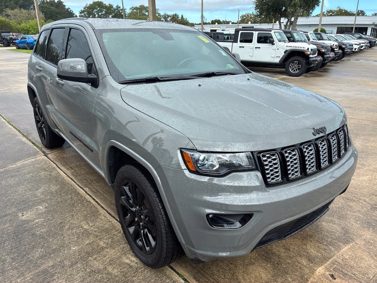 Used 2021 Jeep Grand Cherokee Laredo X AWD/4WD image 20