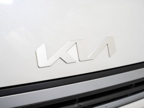 New 2025 Kia K4 LXS image 3