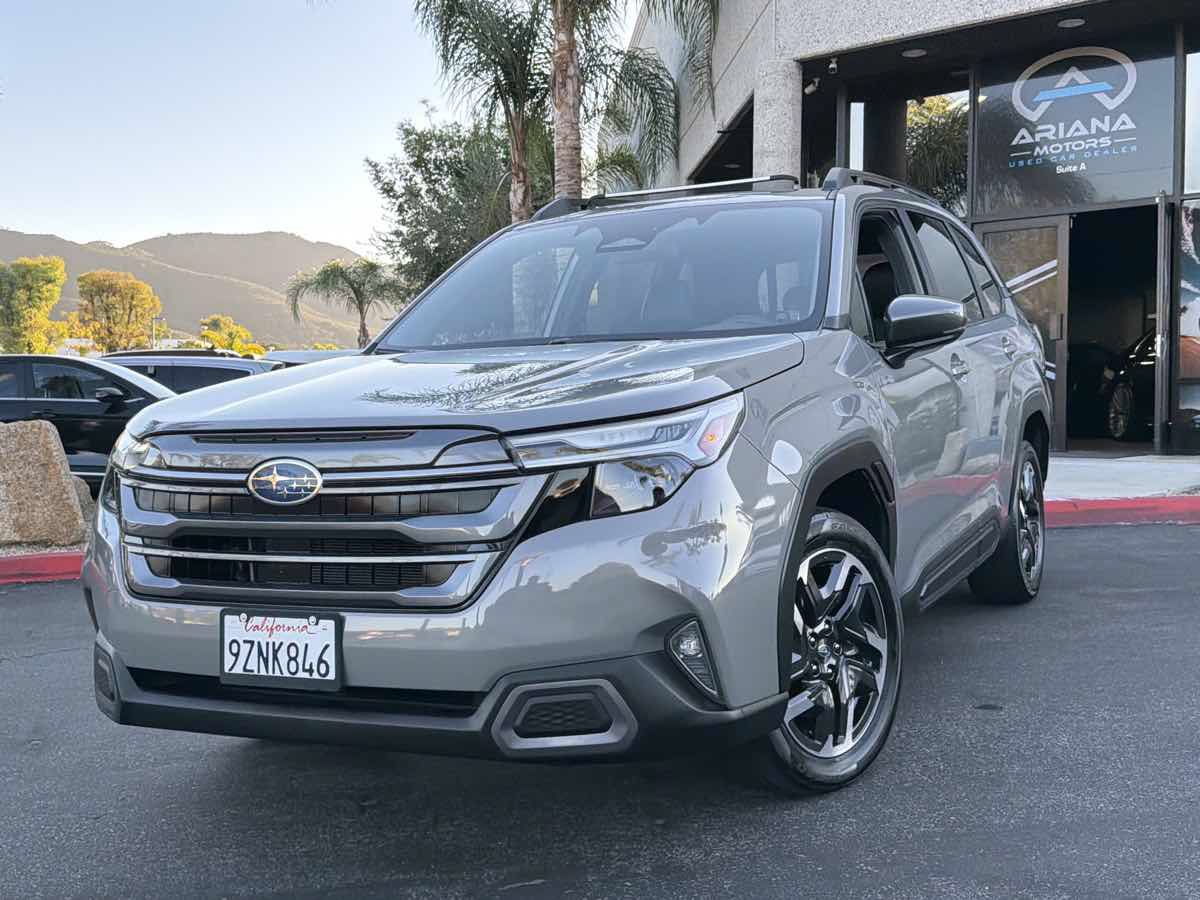 Used 2025 Subaru Forester Limited AWD/4WD image 2