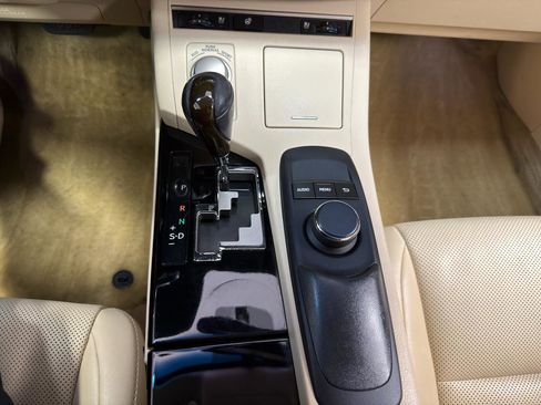 Used 2014 Lexus ES 350 w/ Premium Package FWD image 23