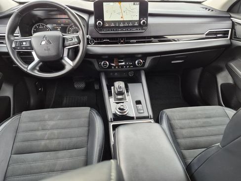 Used 2024 Mitsubishi Outlander SE FWD image 17
