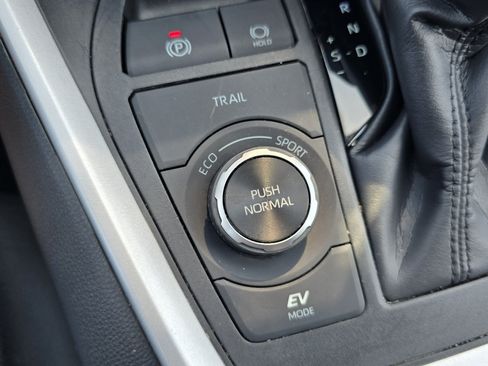 Certified 2024 Toyota RAV4 XLE AWD/4WD image 7