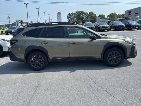 Used 2025 Subaru Outback Onyx Edition AWD/4WD image 2