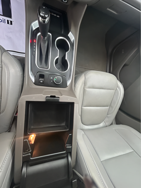 Used 2020 Chevrolet Traverse Premier FWD image 15