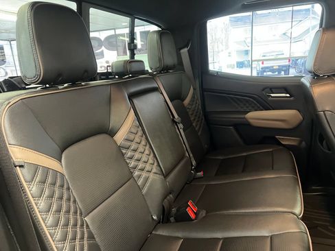 Used 2025 GMC Canyon Denali AWD/4WD image 45