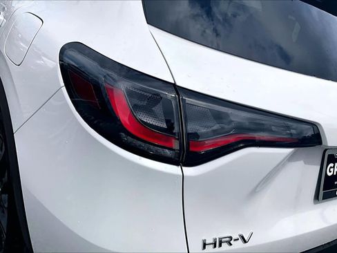 Certified 2025 Honda HR-V Sport image 28