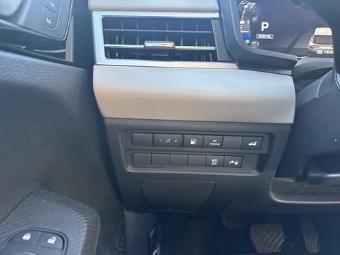 Used 2024 Mitsubishi Outlander 4WD Plug-In Hybrid image 21