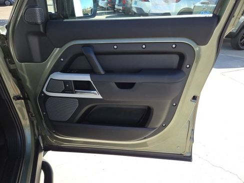 Used 2021 Land Rover Defender 110 SE AWD/4WD image 32