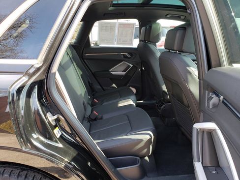 Used 2023 Audi Q3 2.0T Premium image 16