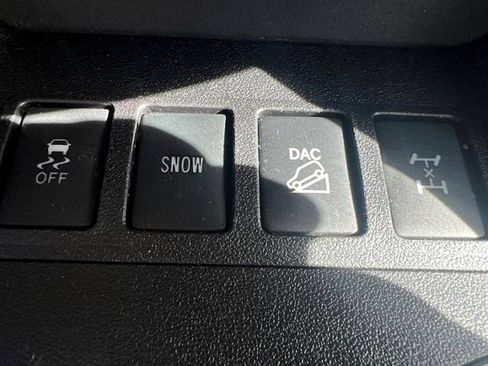 Used 2018 Toyota Highlander XLE AWD/4WD image 20