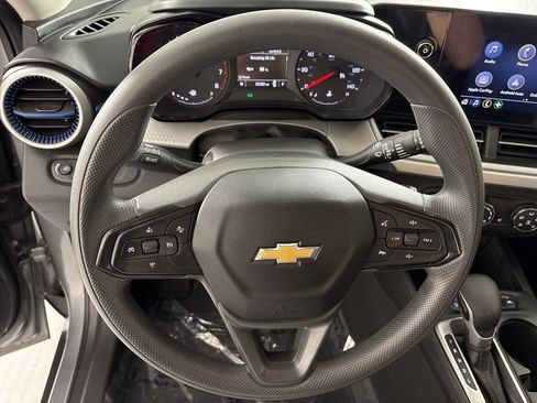 Used 2024 Chevrolet Trax LS w/ LS Convenience Package FWD image 30