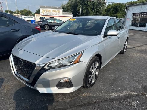Used 2019 Nissan Altima 2.5 S FWD image 3