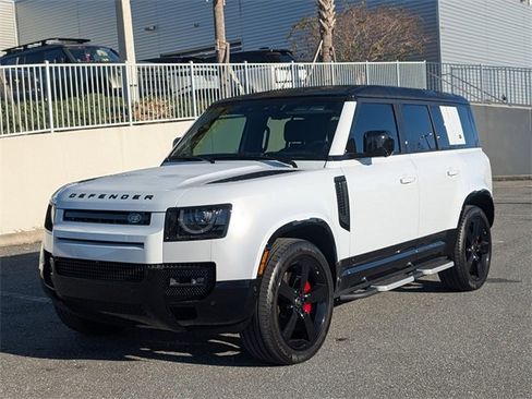 Used 2023 Land Rover Defender 110 V8 image 1