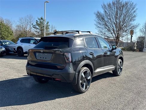 New 2026 Nissan Kicks SR image 4