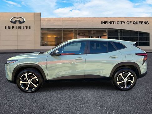 Used 2024 Chevrolet Trax RS w/ Driver Confidence Package FWD image 5