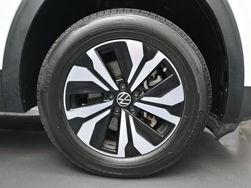 Used 2024 Volkswagen Atlas SE AWD/4WD image 33