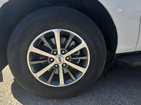 Used 2021 Ford Expedition XLT AWD/4WD image 3