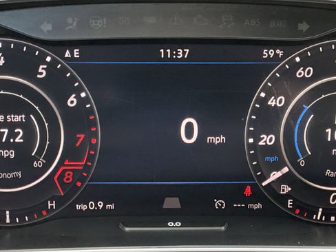 Used 2019 Volkswagen Golf R 4-Door AWD/4WD image 11