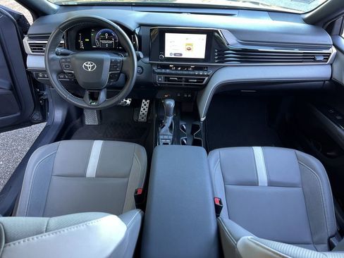 Used 2025 Toyota Camry SE image 22
