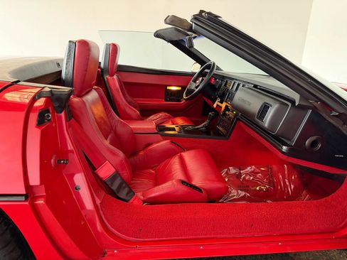 Used 1988 Chevrolet Corvette Convertible RWD image 26