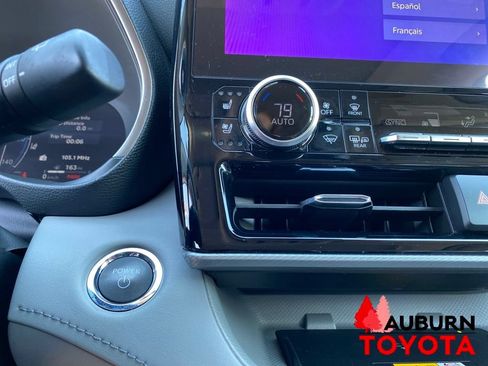 Used 2023 Toyota Highlander Platinum AWD/4WD image 48