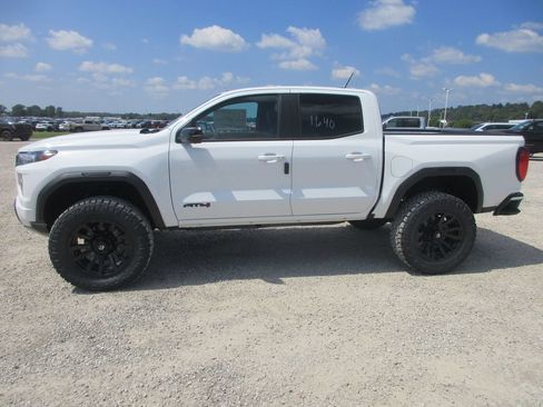 New 2026 GMC Canyon AT4 w/ Technology Plus Package AWD/4WD image 9