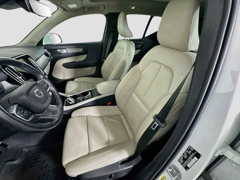 Used 2023 Volvo XC40 B4 Plus w/ Protection Package Premier FWD image 13