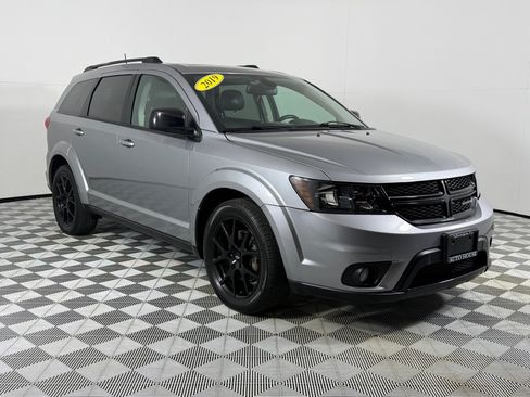 Used 2019 Dodge Journey GT w/ Nav & Sun Group FWD image 5