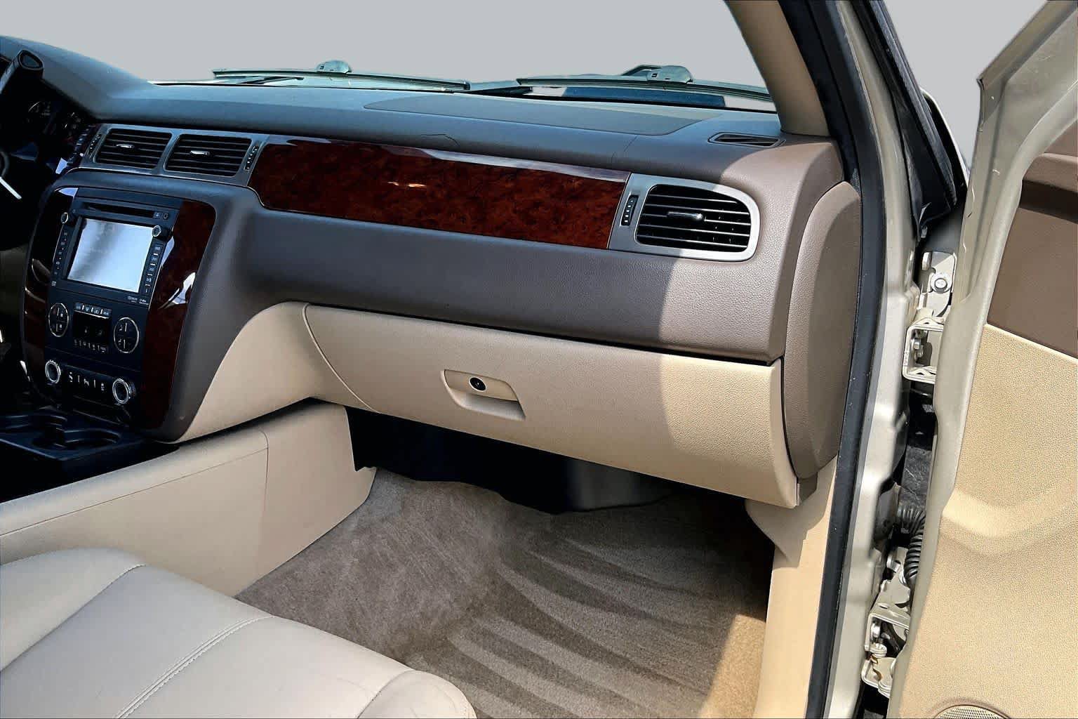 Used 2013 Chevrolet Tahoe LT RWD image 17