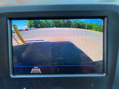 Used 2021 Chevrolet Equinox LT FWD image 23