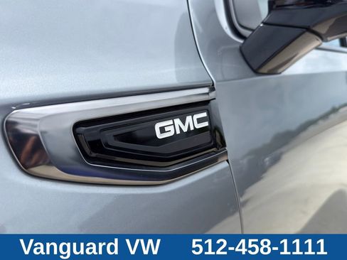 Used 2024 GMC Yukon XL AT4 AWD/4WD image 5