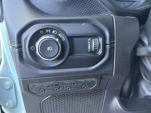 Used 2024 Jeep Wrangler Unlimited Rubicon w/ Technology Group image 19