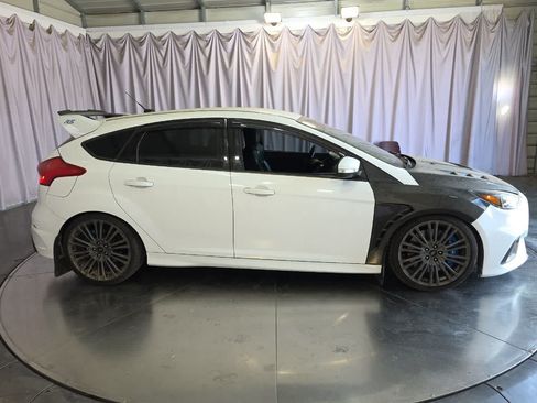 Used 2017 Ford Focus RS AWD/4WD image 9